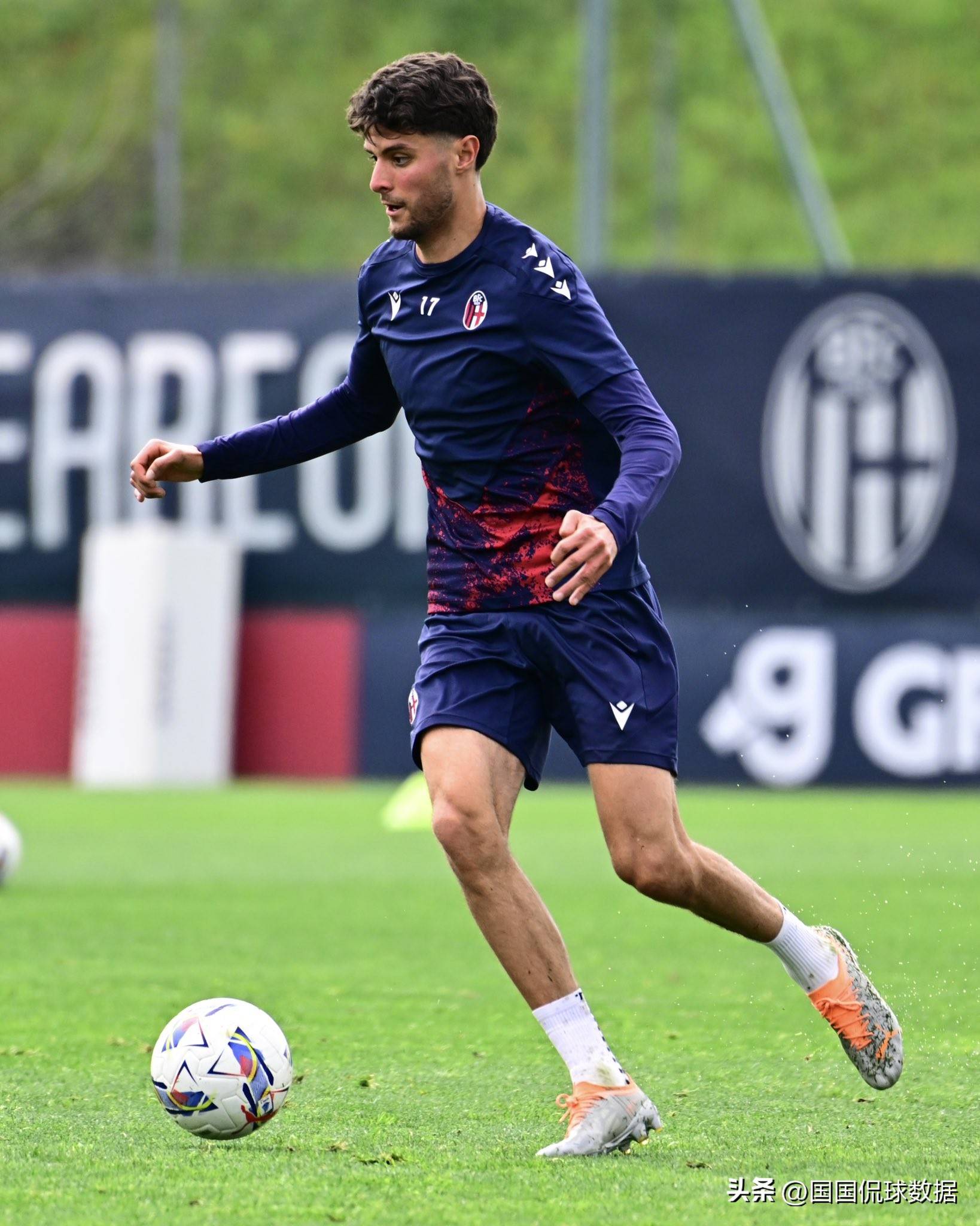 爱游戏体育官网-AC米兰青训营培养新生代，力争冲击冠军