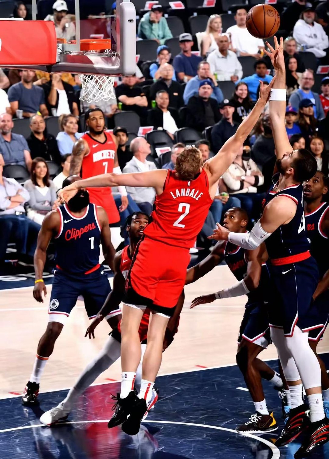 爱游戏中国官网-火箭惜败湖人，遭遇连败