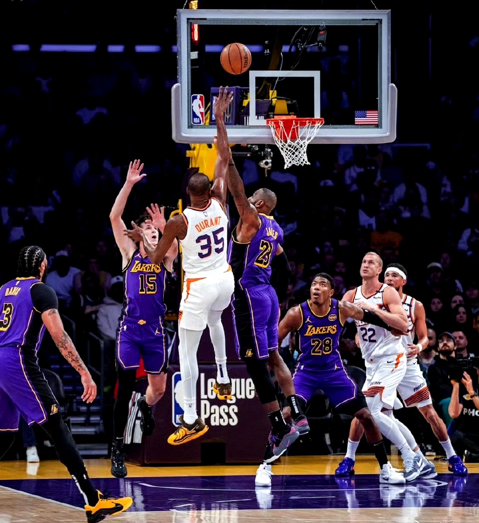 关于湖人大胜太阳，浓眉29+15的信息