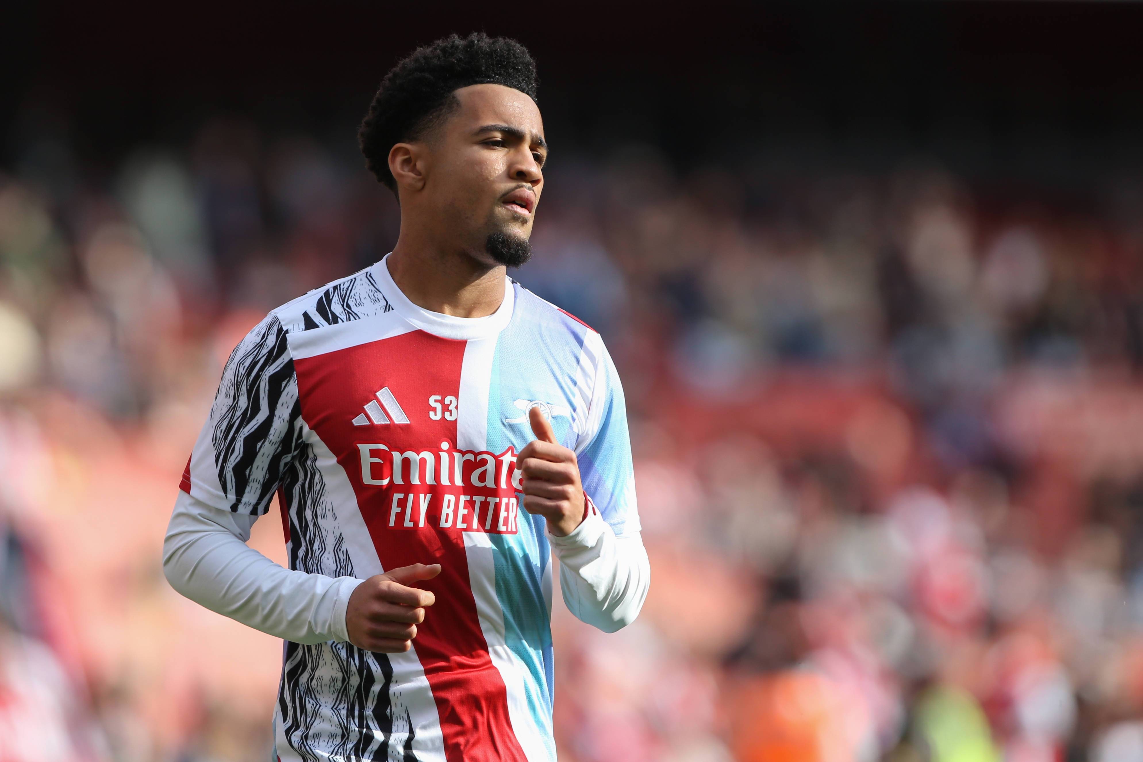 爱游戏官方登录入口-阿森纳取得重要胜利，冲进前十