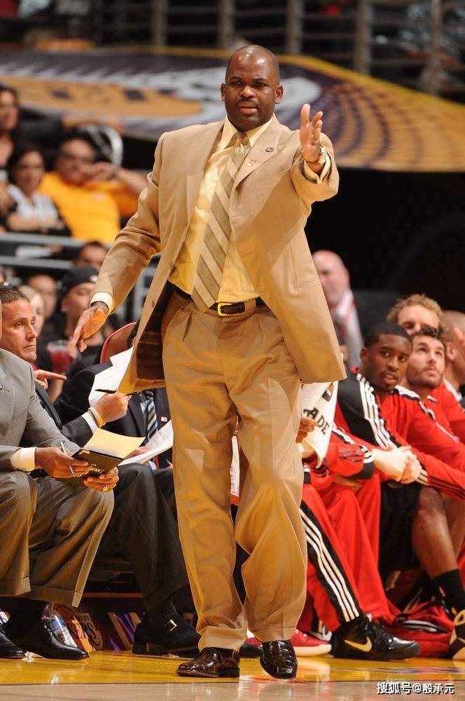 爱游戏体育官网-包含老鹰队发挥失常，错失绝佳逆袭机会的词条