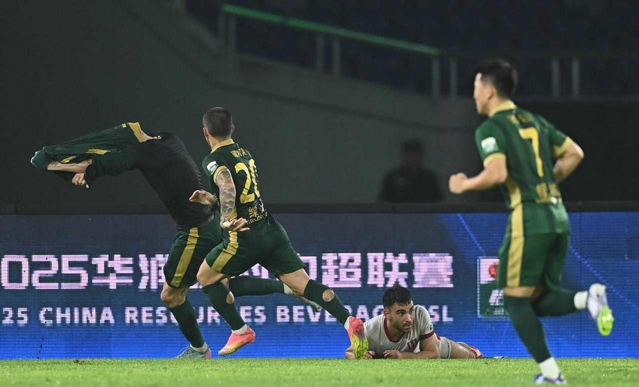 包含激烈对战!中超重量级球队上演精彩较量的词条 包含激烈对战!中超重量级球队上演精彩较量的词条