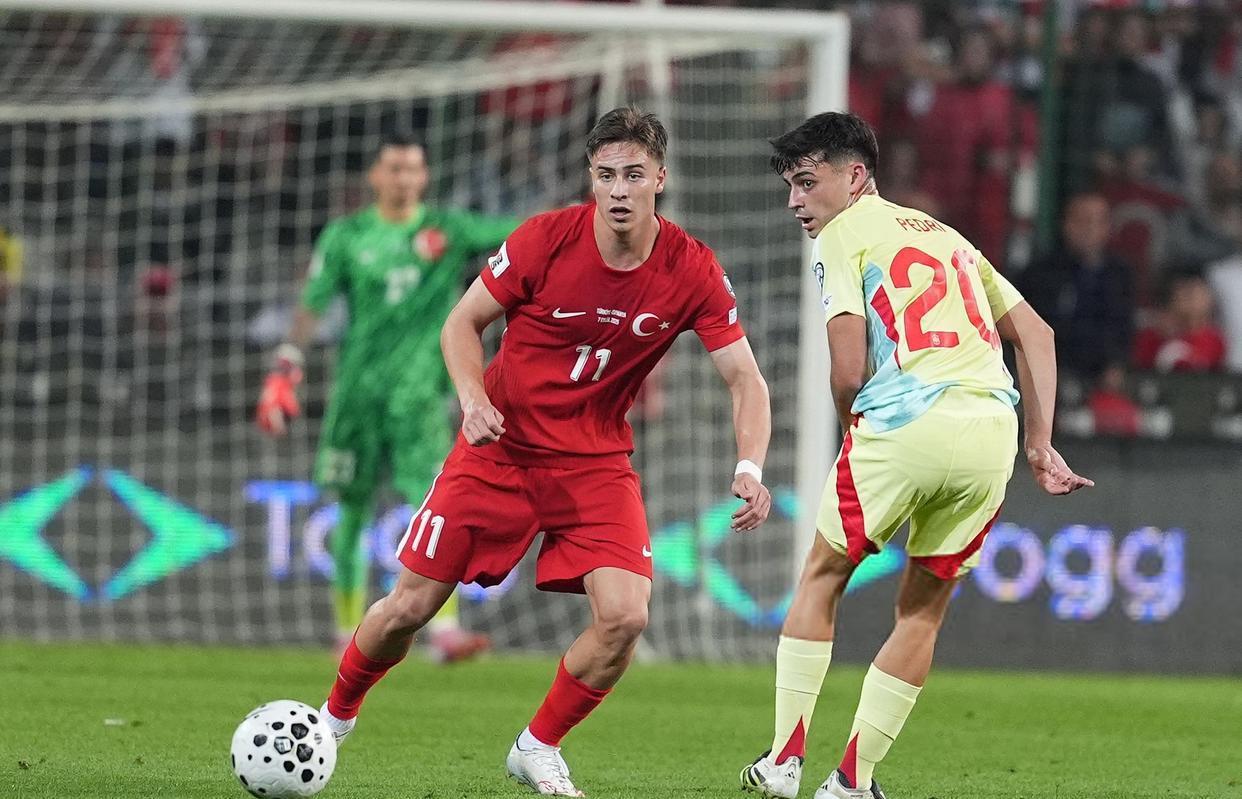 包含欧预赛：波黑不敌西班牙，晋级压力大增的词条